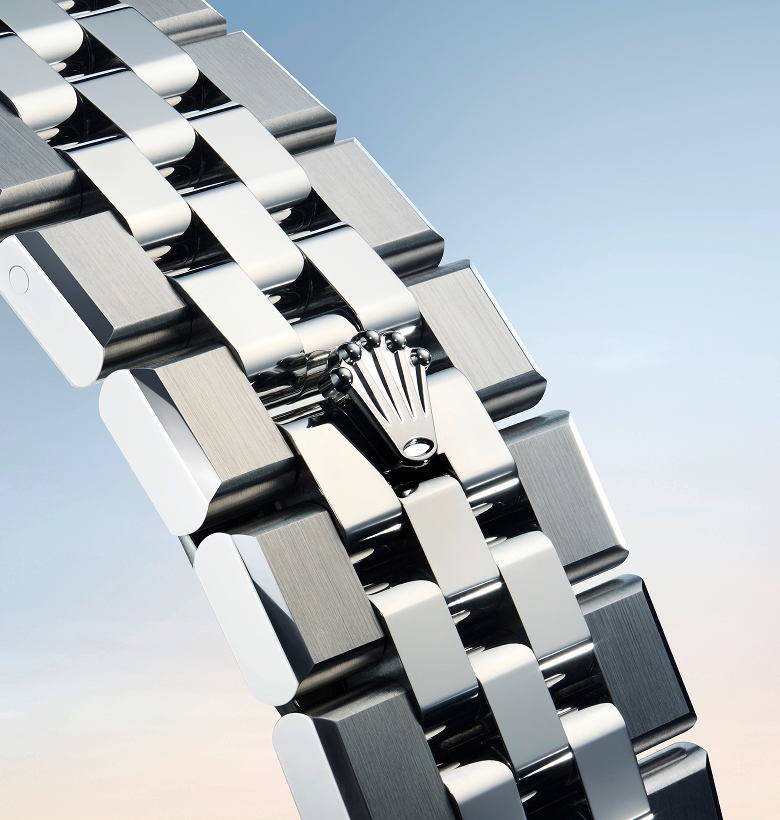 rolex-new-watches-2025-the-land-dweller-bracelet_m127334-0001_2501fj_005-portrait