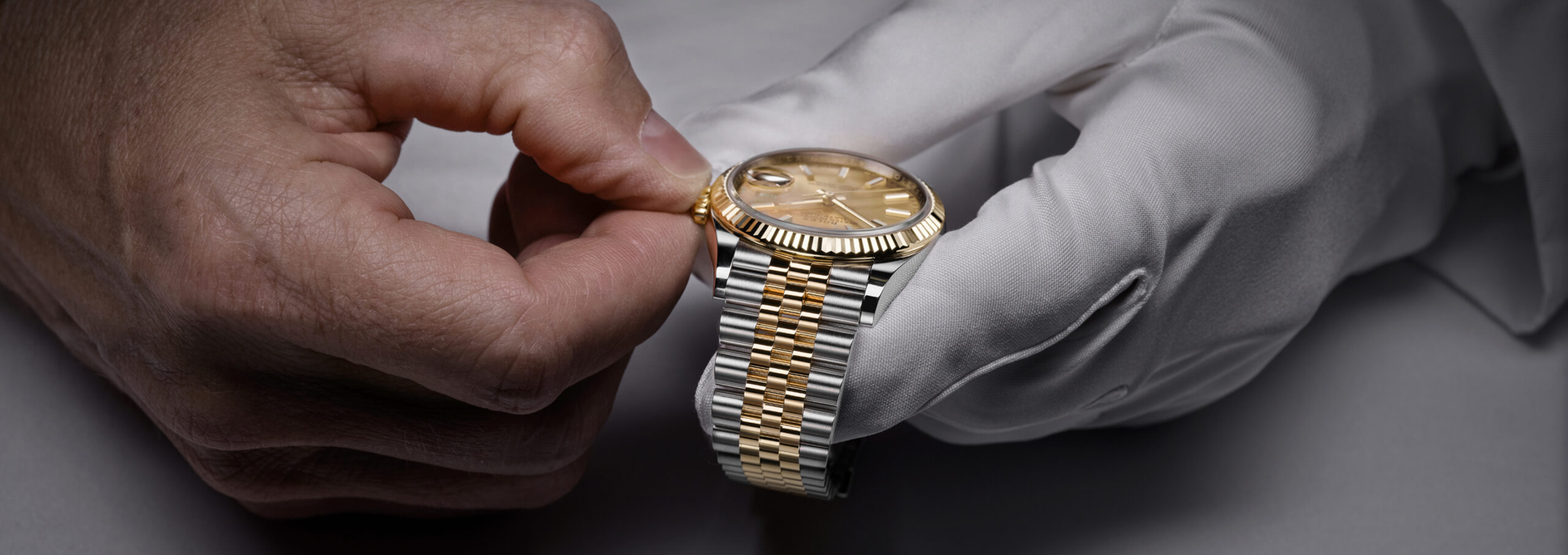 rolex-servicing-prices-banner-sav_1910dh_001
